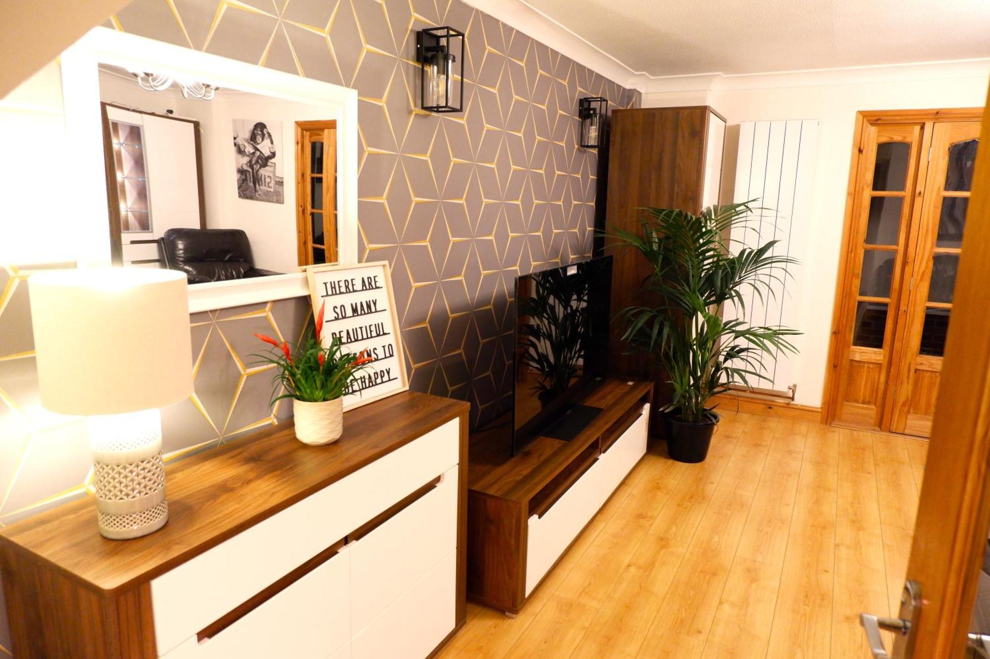 Dundridge Home - Morden Urban Living - Sleeps Up To 9 Guests & Private Parking For 2 Vehicles Bristol Eksteriør bilde