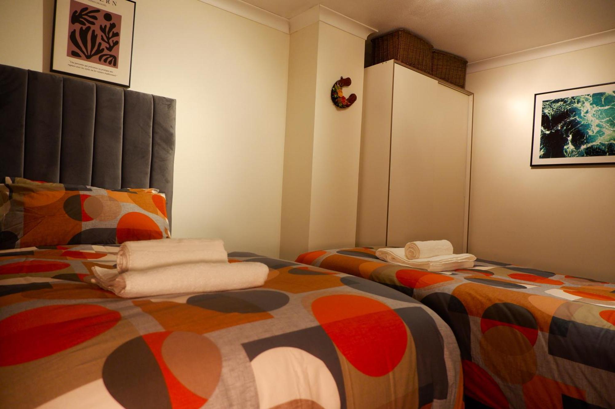 Dundridge Home - Morden Urban Living - Sleeps Up To 9 Guests & Private Parking For 2 Vehicles Bristol Eksteriør bilde