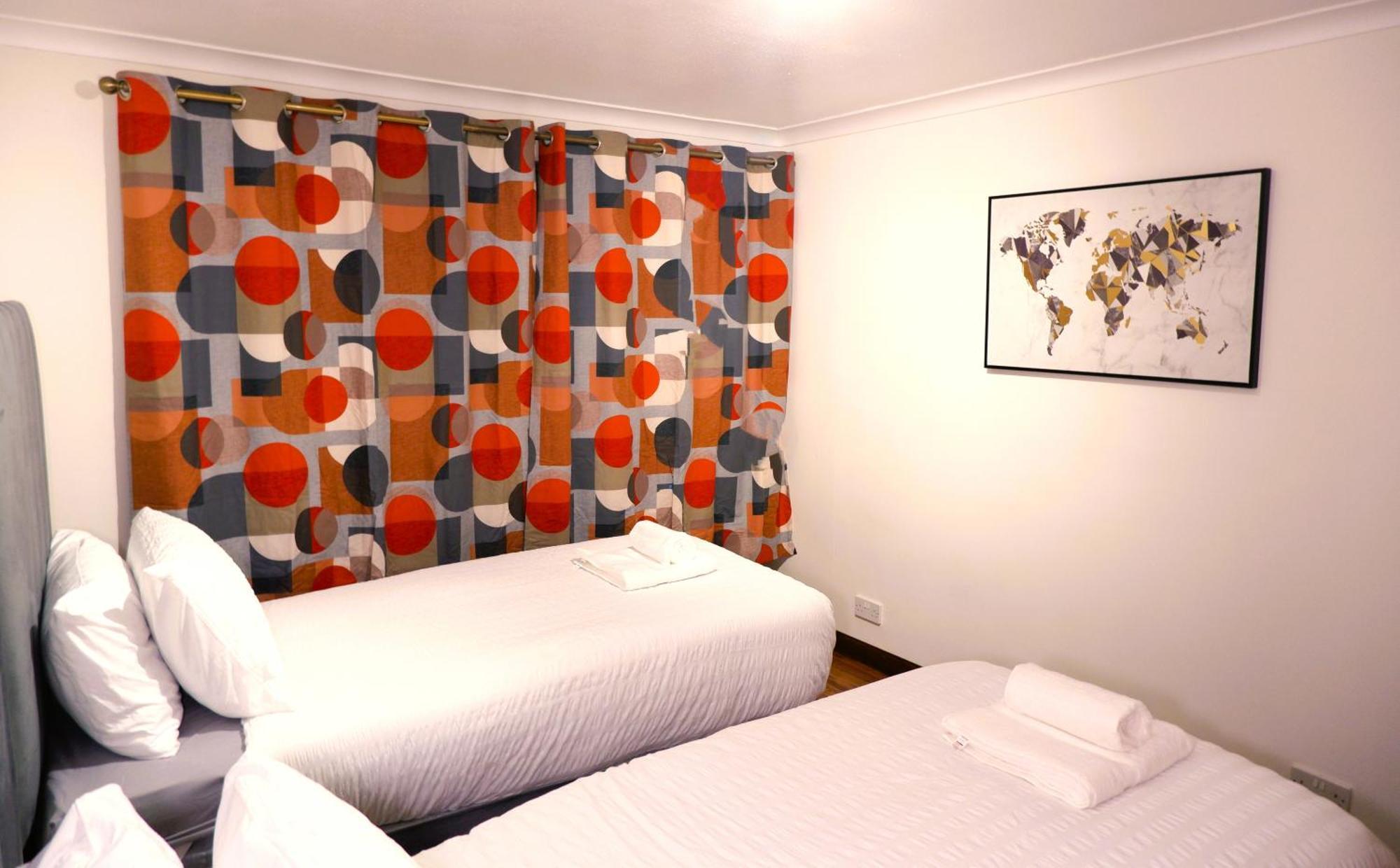 Dundridge Home - Morden Urban Living - Sleeps Up To 9 Guests & Private Parking For 2 Vehicles Bristol Eksteriør bilde