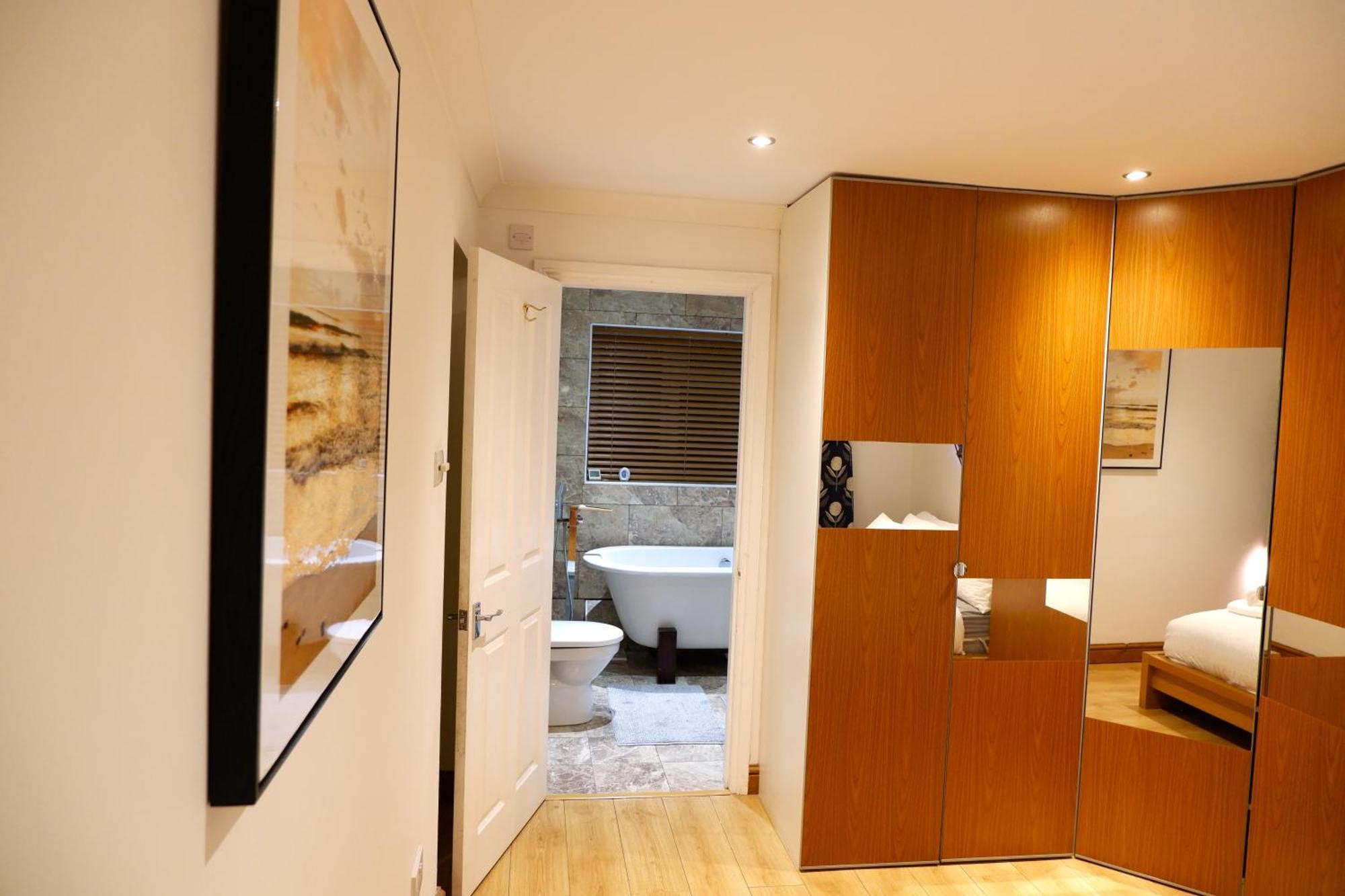 Dundridge Home - Morden Urban Living - Sleeps Up To 9 Guests & Private Parking For 2 Vehicles Bristol Eksteriør bilde